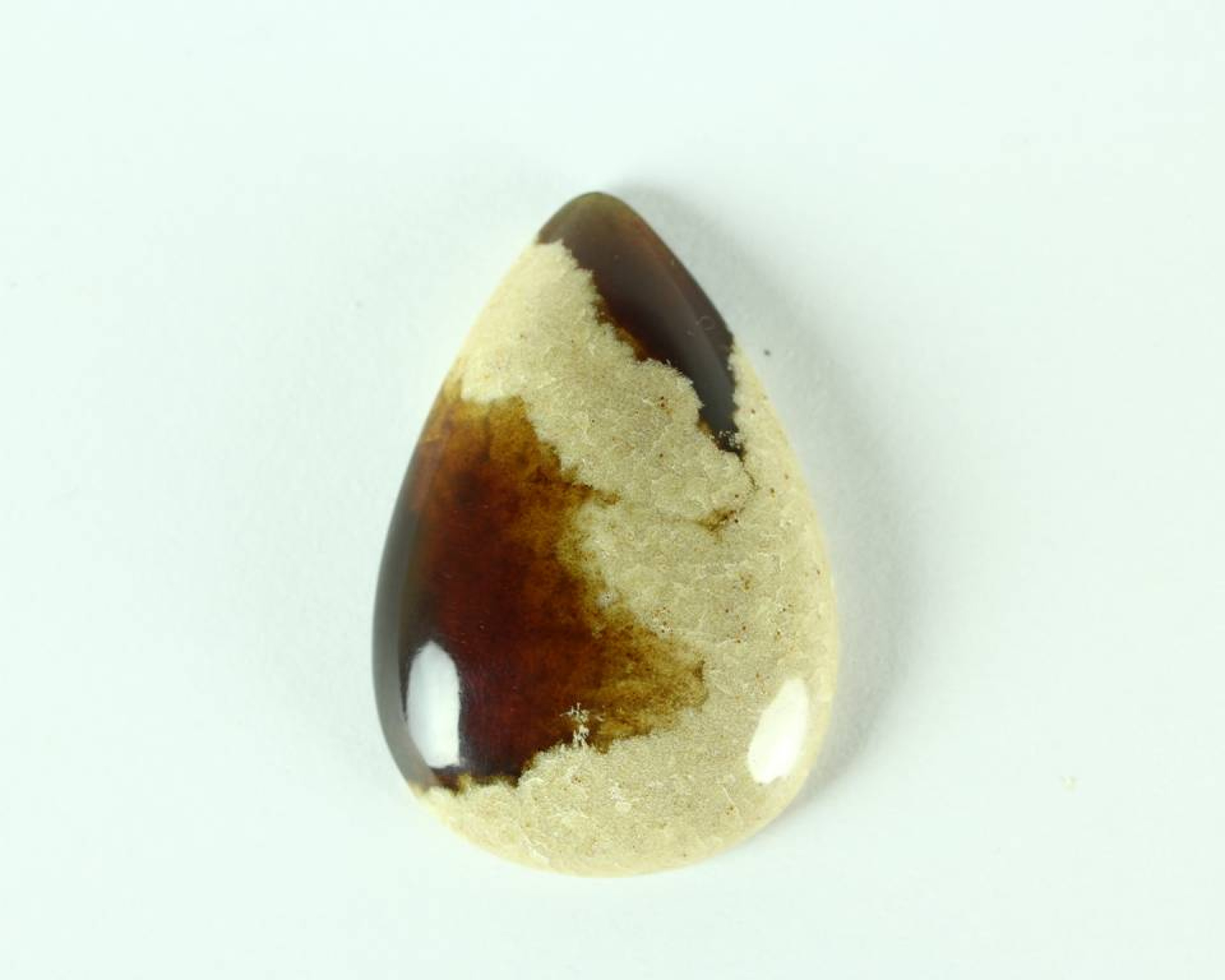 Bursztyn z Indonezji 44,7x30,4 kaboszon