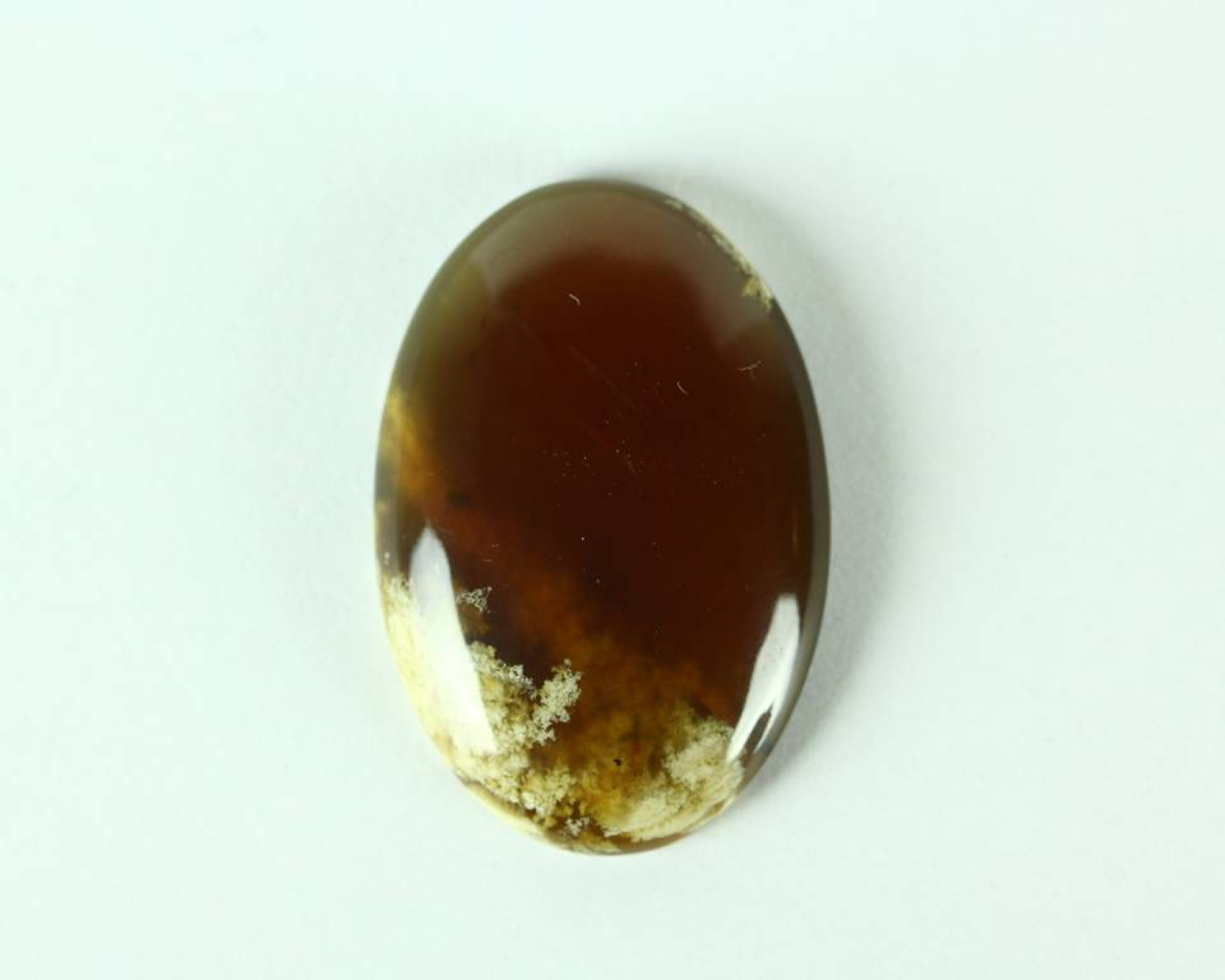 Bursztyn z Indonezji 44,4x30,0 kaboszon