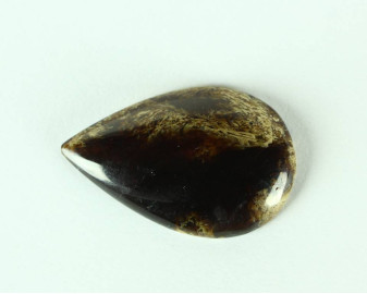 Bursztyn z Indonezji 39,5x25,5 kaboszon