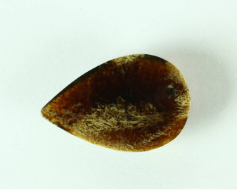 Bursztyn z Indonezji 39,5x25,5 kaboszon