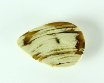 Bursztyn z Indonezji 44,7x30,1 kaboszon