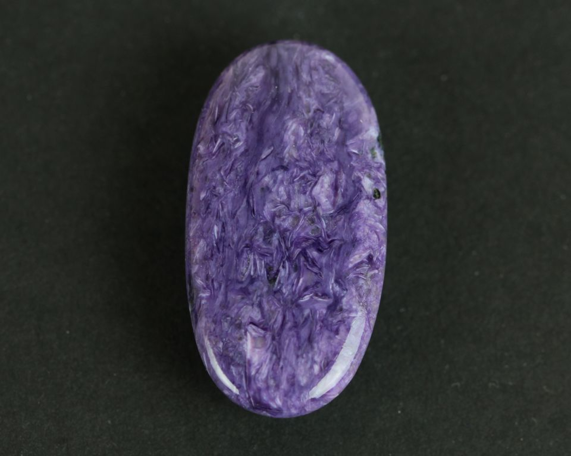 Czaroit kaboszon