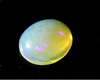 Opal z Etiopii kaboszon