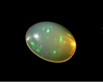 Opal z Etiopii kaboszon