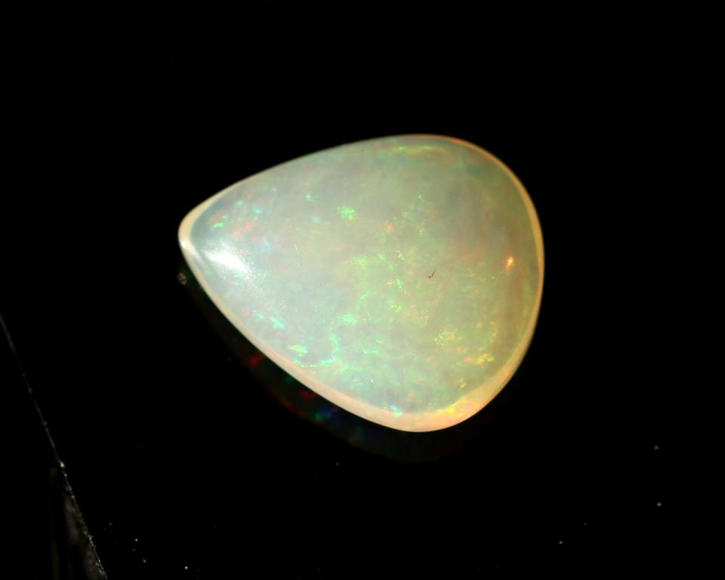 Opal z Etiopii kaboszon
