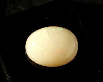 Opal z Etiopii kaboszon