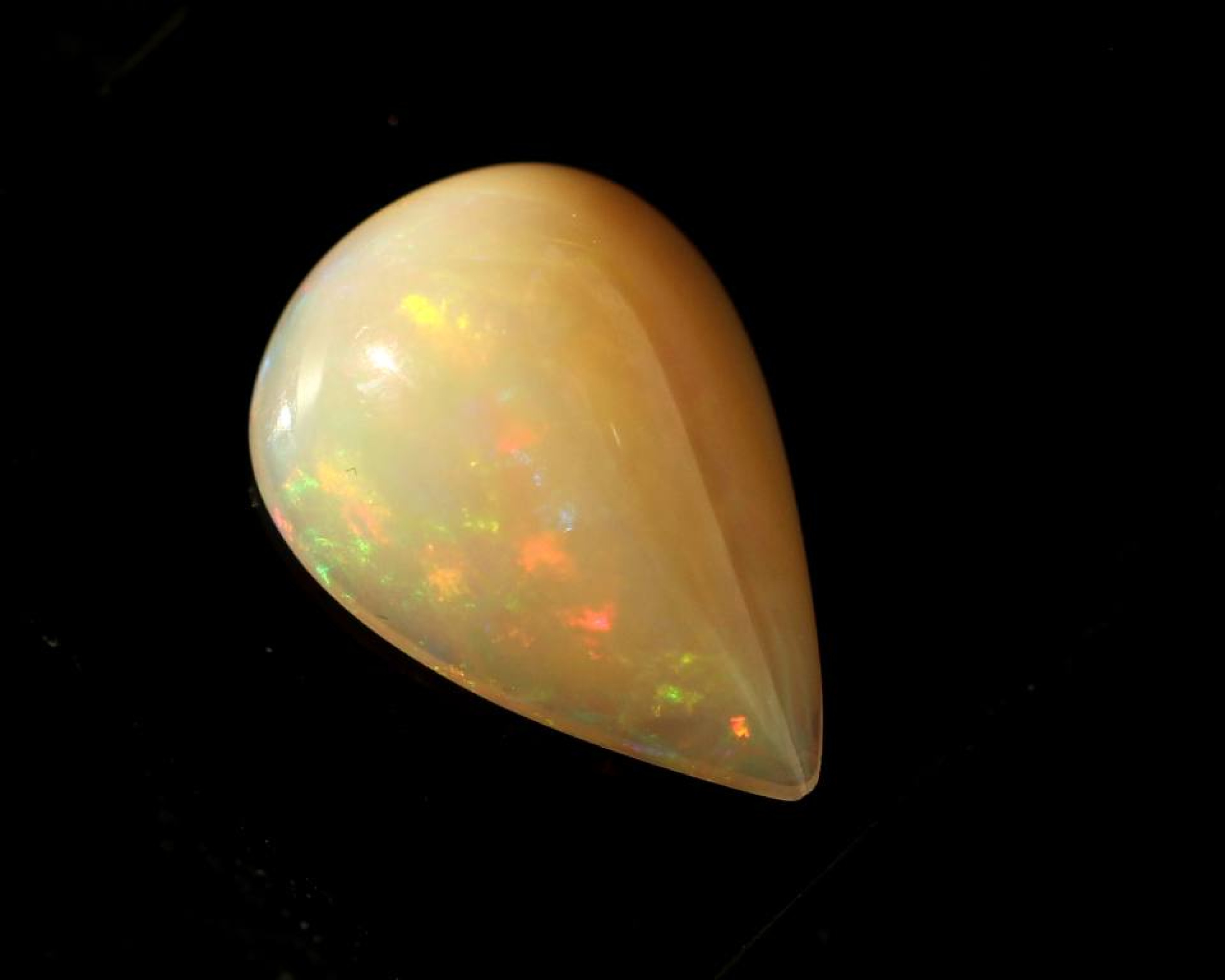 Opal z Etiopii kaboszon