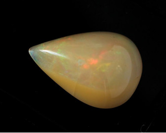 Opal z Etiopii kaboszon