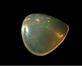 Opal z Etiopii kaboszon
