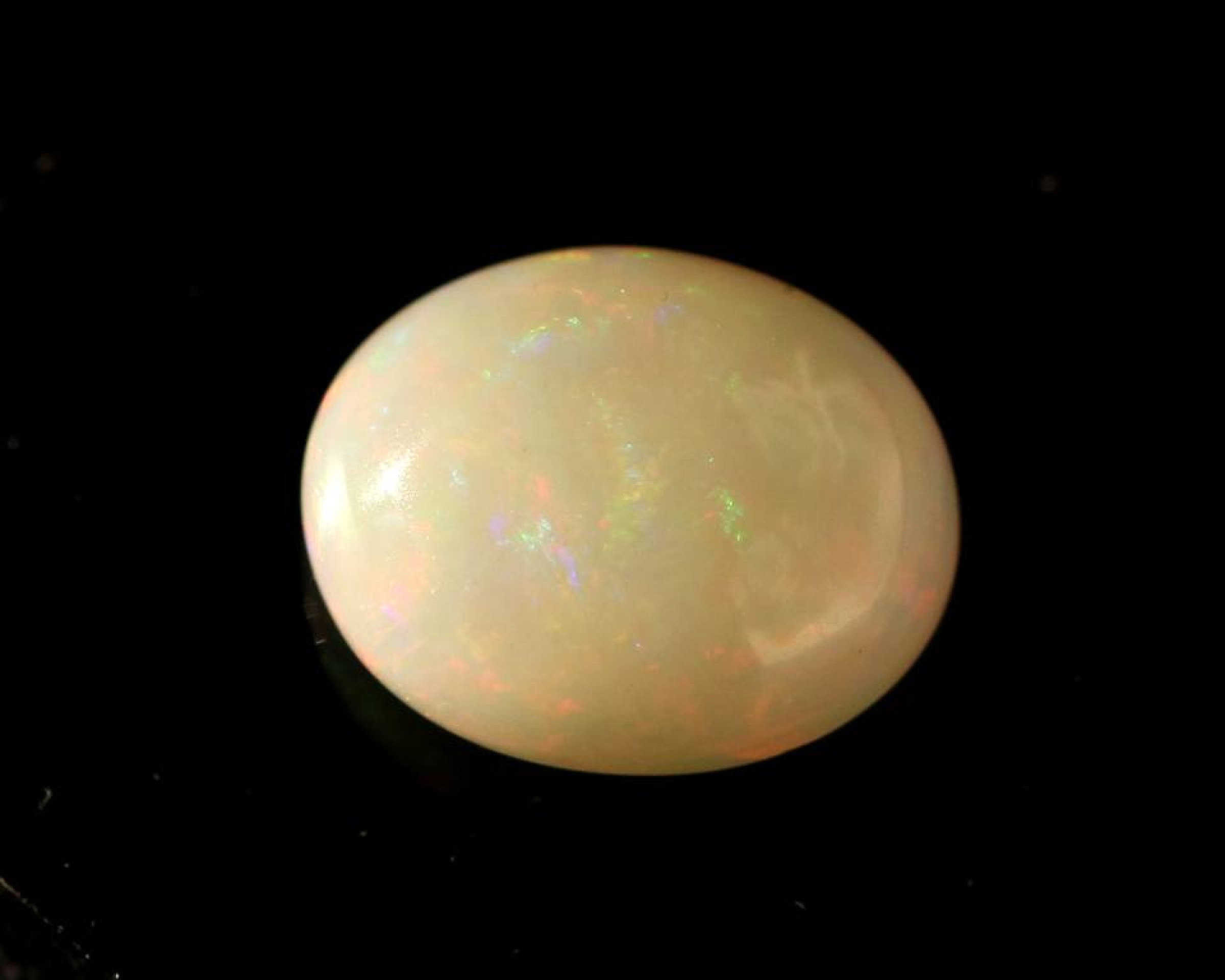 Opal z Etiopii kaboszon