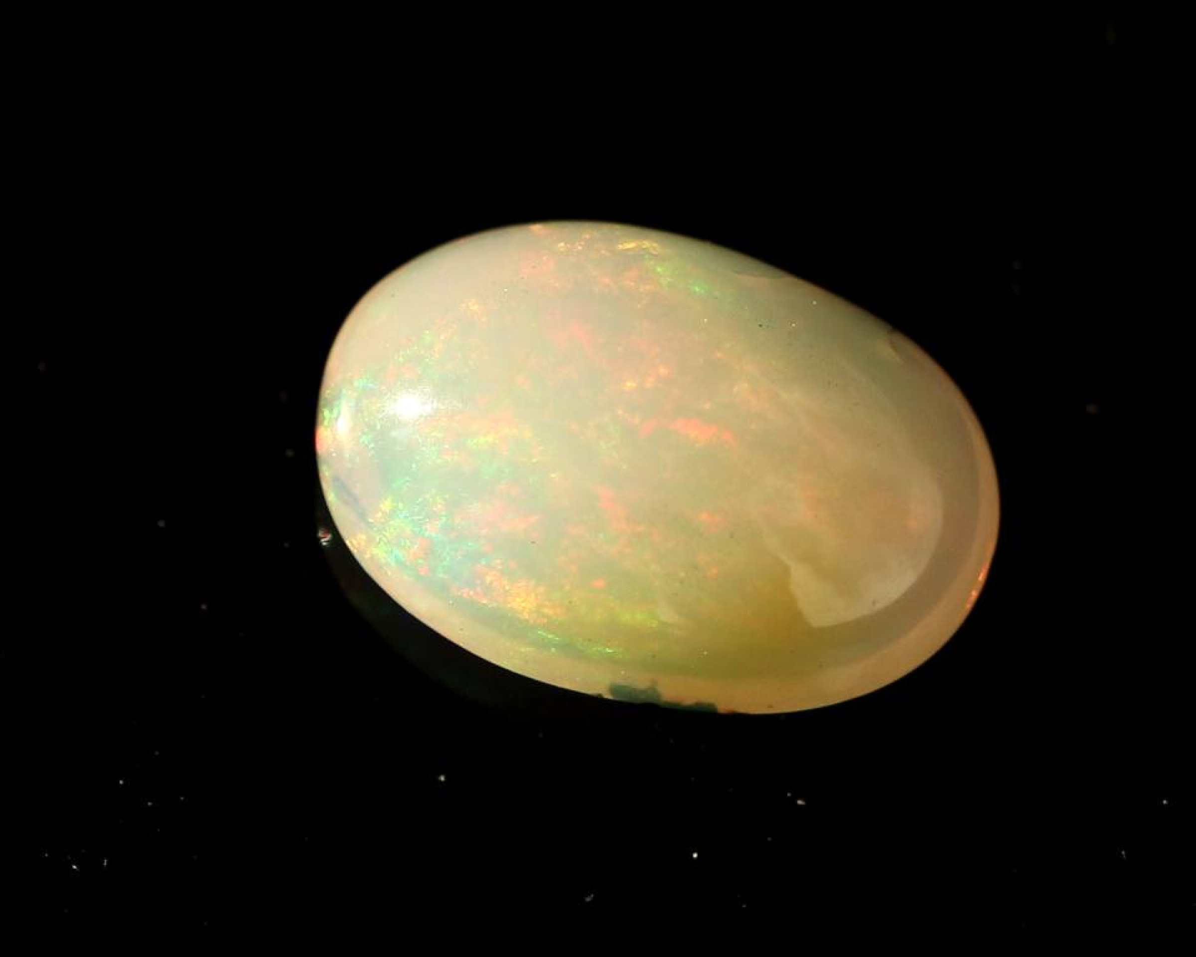 Opal z Etiopii kaboszon