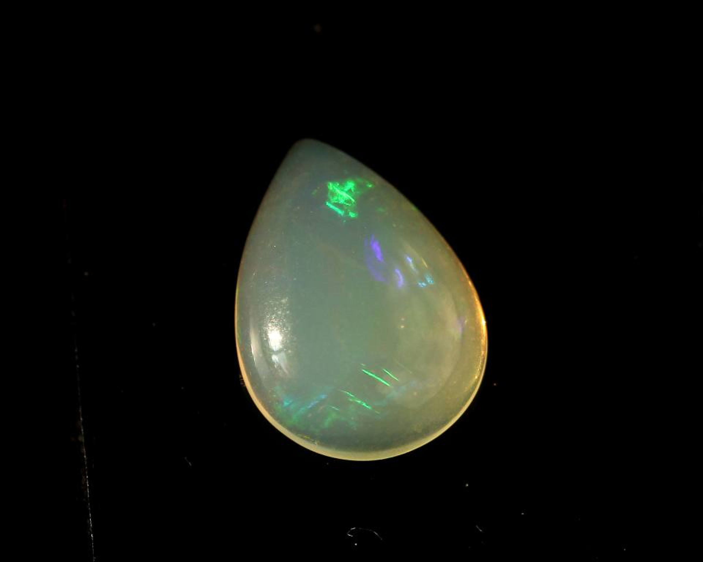 Opal z Etiopii kaboszon