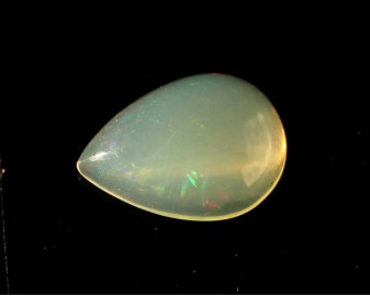 Opal z Etiopii kaboszon