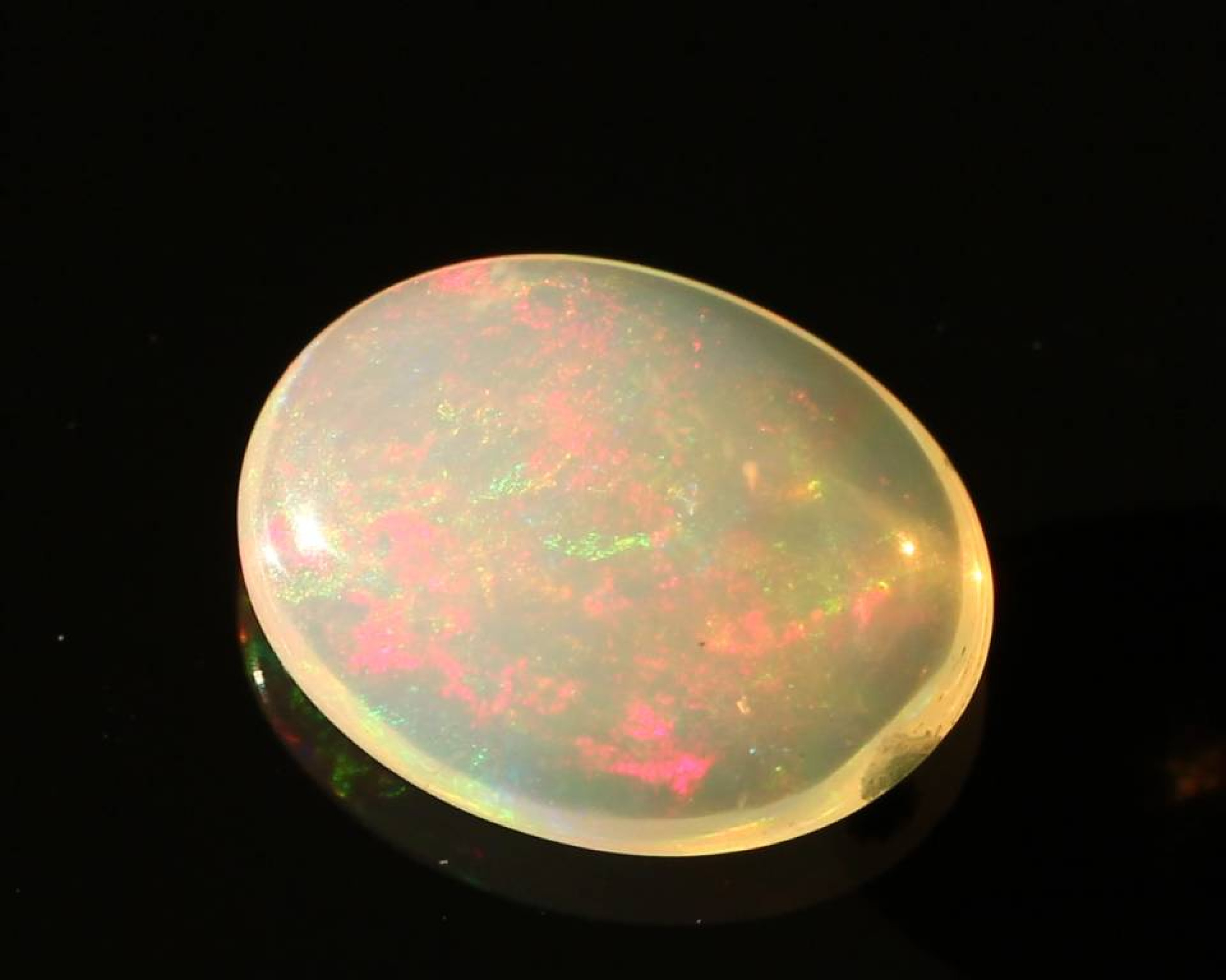 Opal z Etiopii kaboszon
