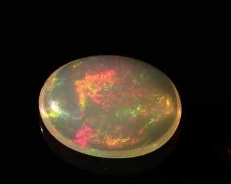 Opal z Etiopii kaboszon