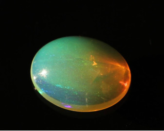 Opal z Etiopii kaboszon