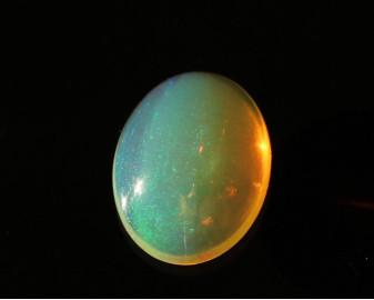 Opal z Etiopii kaboszon