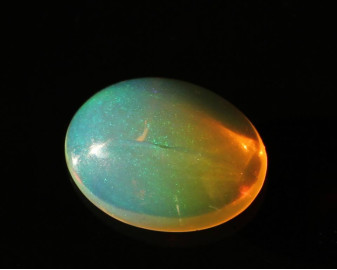 Opal z Etiopii kaboszon