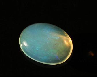 Opal z Etiopii kaboszon
