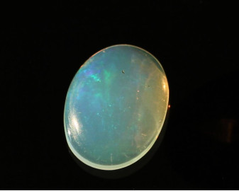 Opal z Etiopii kaboszon