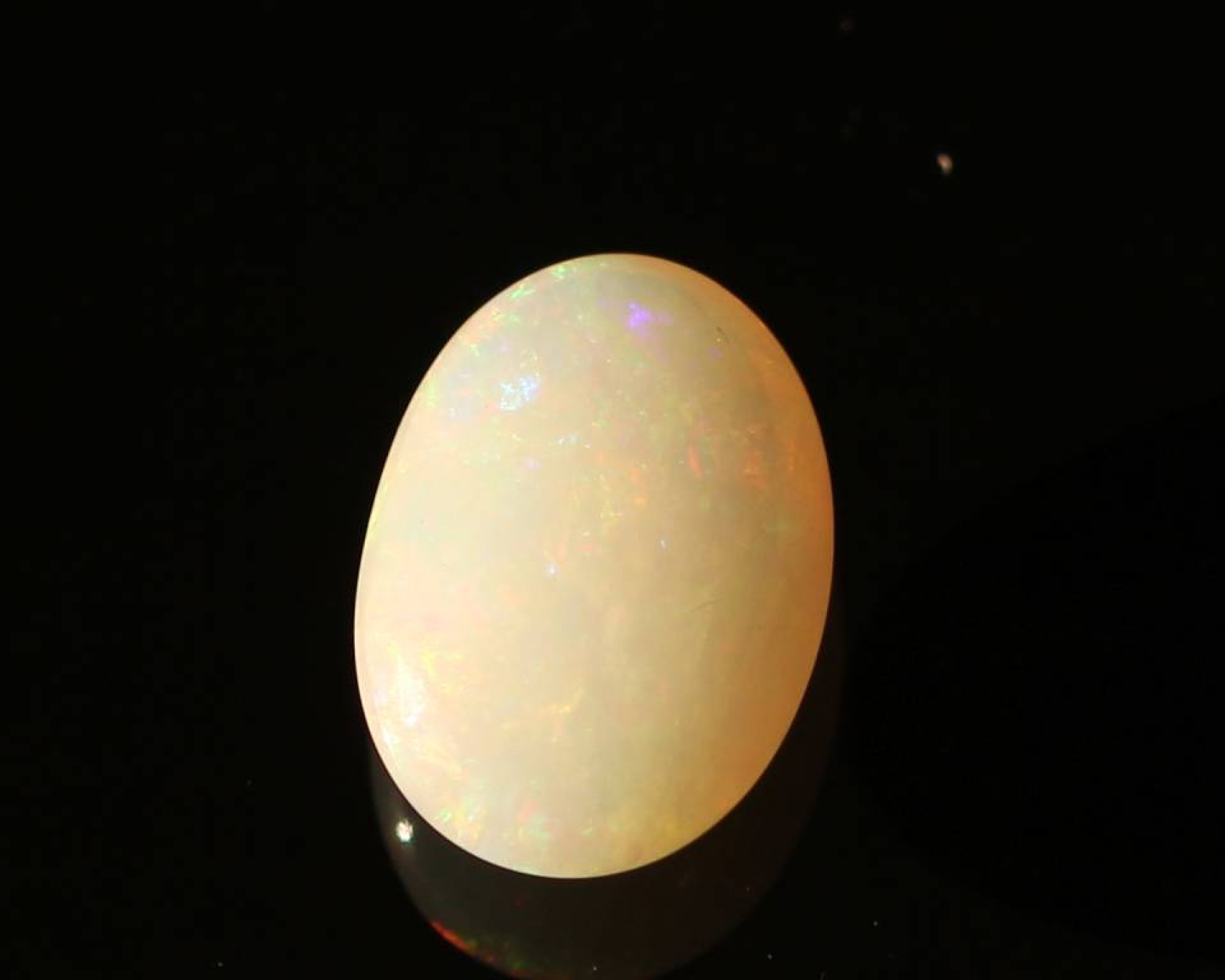 Opal z Etiopii kaboszon