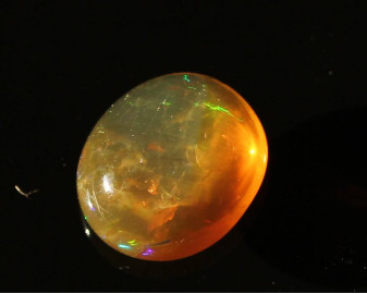 Opal z Etiopii kaboszon