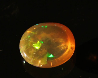 Opal z Etiopii kaboszon