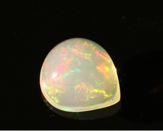 Opal z Etiopii kaboszon