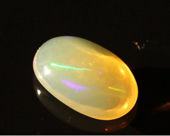 Opal z Etiopii kaboszon