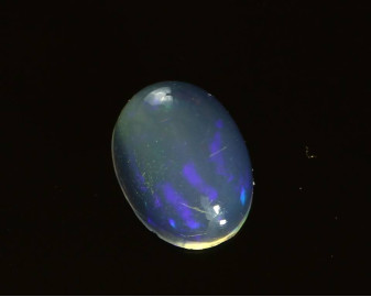 Opal z Etiopii kaboszon