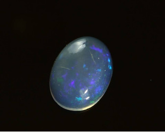 Opal z Etiopii kaboszon
