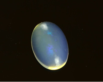Opal z Etiopii kaboszon