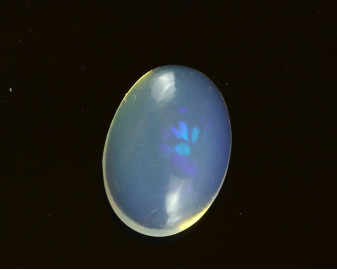 Opal z Etiopii kaboszon