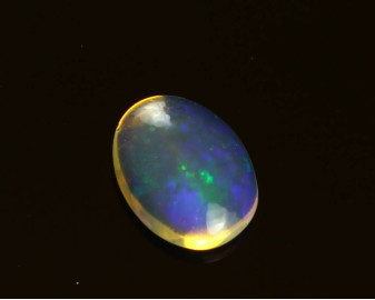 Opal z Etiopii kaboszon