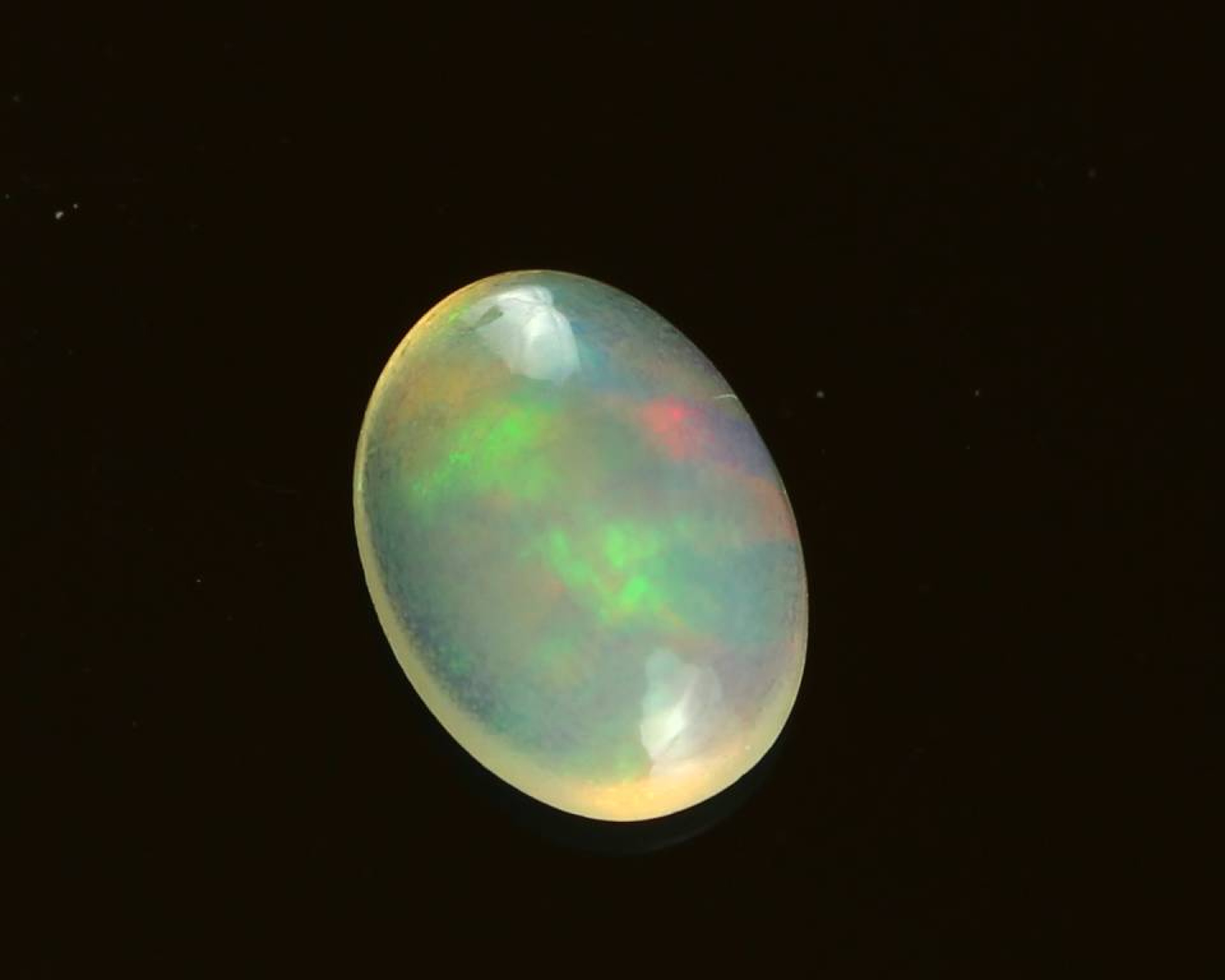Opal z Etiopii kaboszon