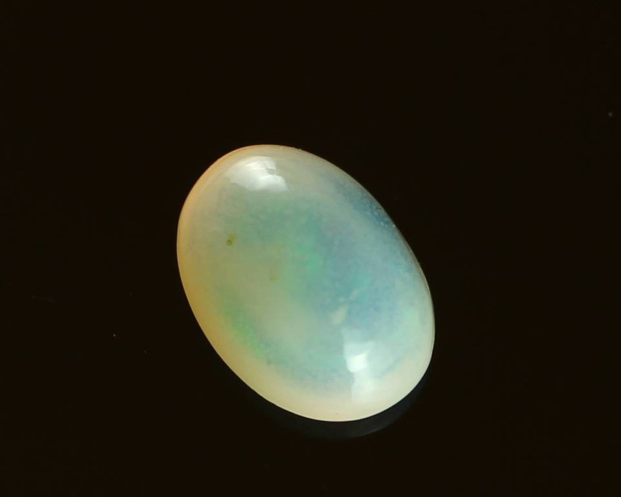 Opal z Etiopii kaboszon
