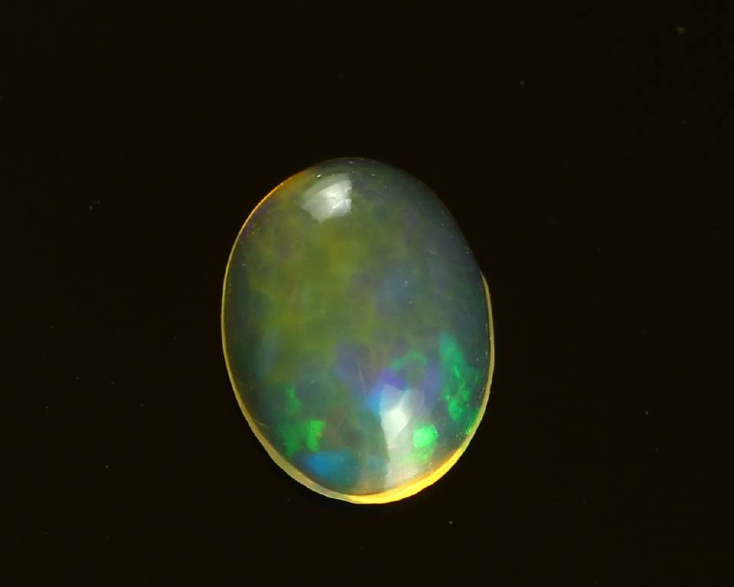 Opal z Etiopii kaboszon