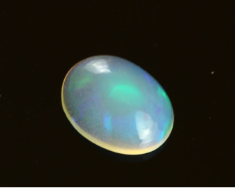 Opal z Etiopii kaboszon