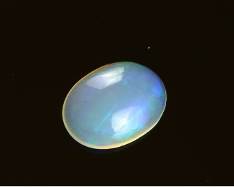 Opal z Etiopii kaboszon