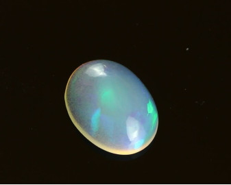 Opal z Etiopii kaboszon