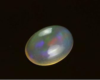 Opal z Etiopii kaboszon