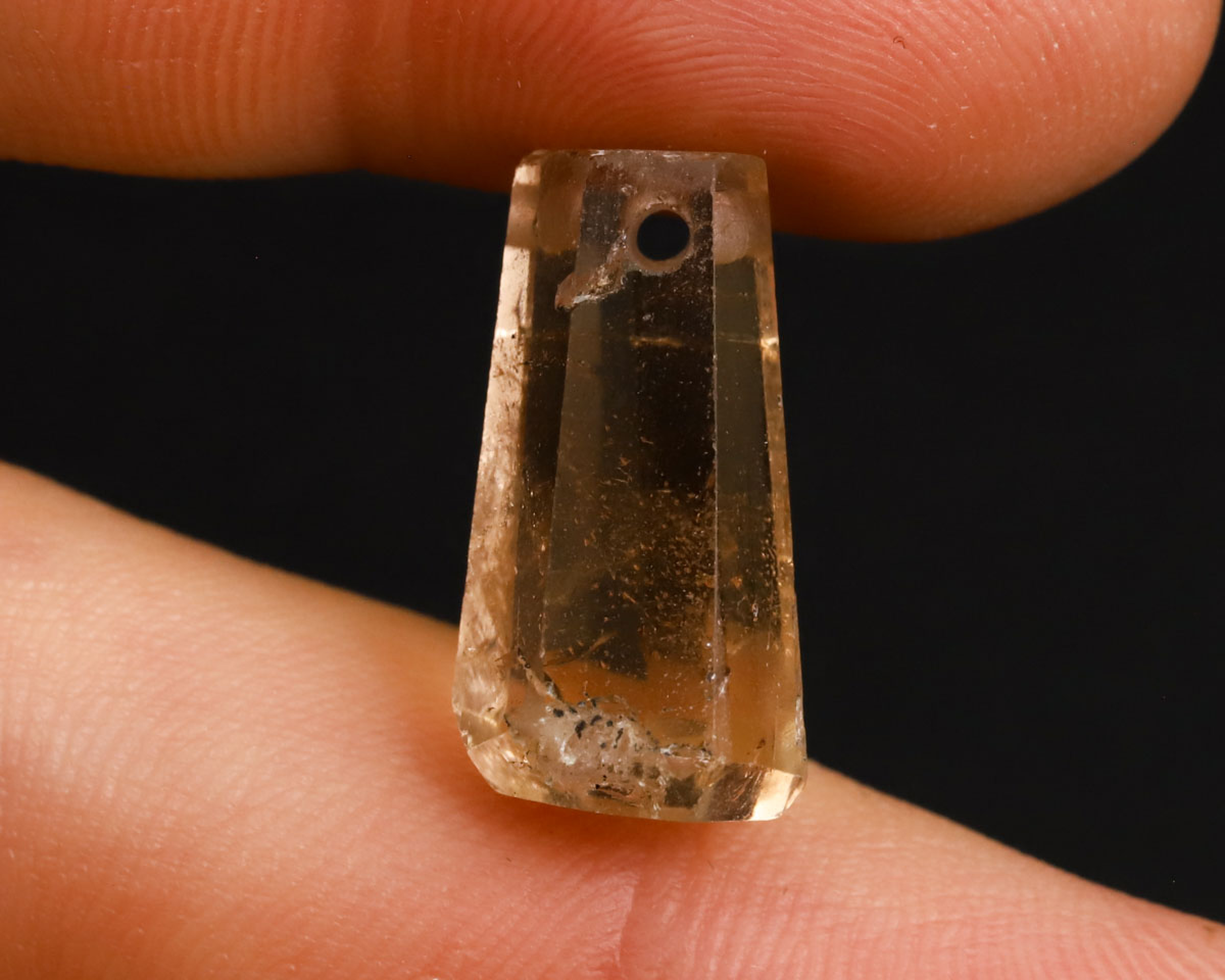 Topaz złoty wiercony