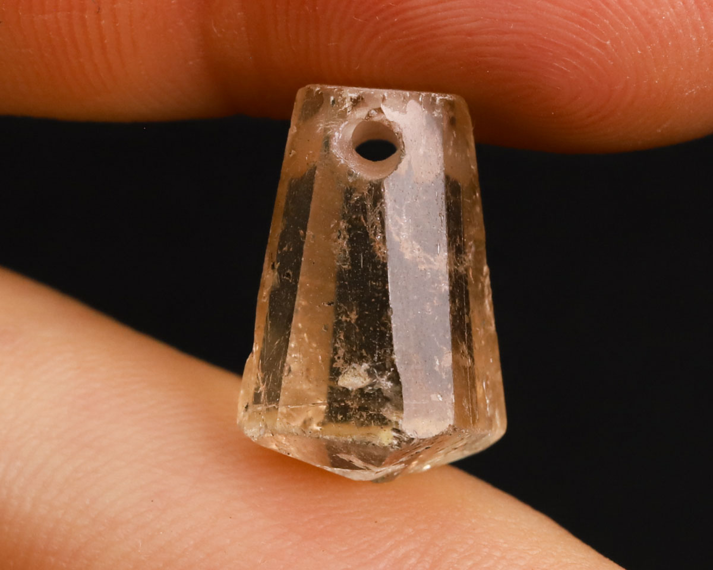 Topaz złoty wiercony