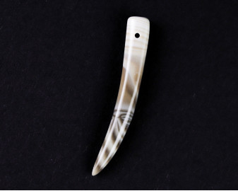 Krzemień pasiasty kieł wiercony 1,2mm
