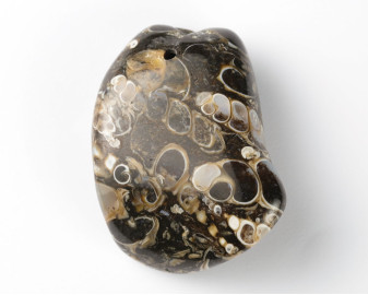 Agat muszlowy wiercony 2mm