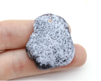Opal dendrytowy wiercony 2mm