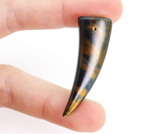 Kieł z Sokolego i Tygrysiego Oka