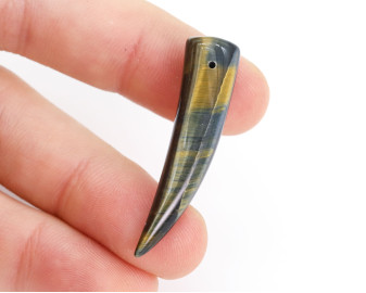 Kieł z Sokolego i Tygrysiego Oka