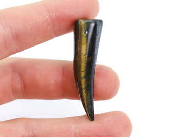 Kieł z Sokolego i Tygrysiego Oka