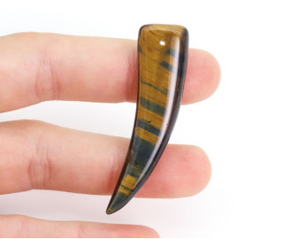 Kieł z Sokolego i Tygrysiego Oka